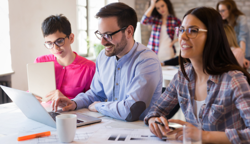 ako sa kvalitne moze vzdelavat zamestnanec skoly
